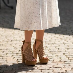 Elegant Tan Strappy Heels